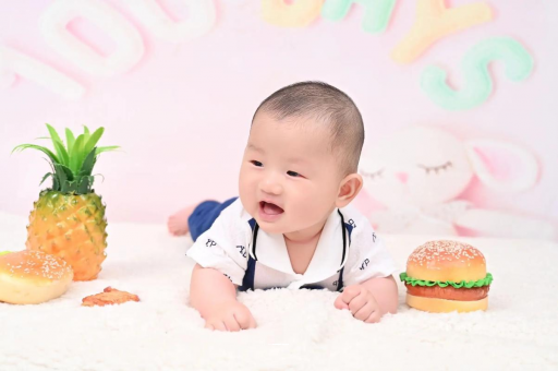 临清宝宝在妈妈肚子里